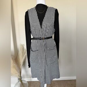 Black and White Houndstooth Sleeveless Vest